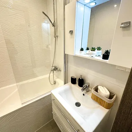 Palace Apartman,t8, Ac, Klima شقة Székesfehérvár